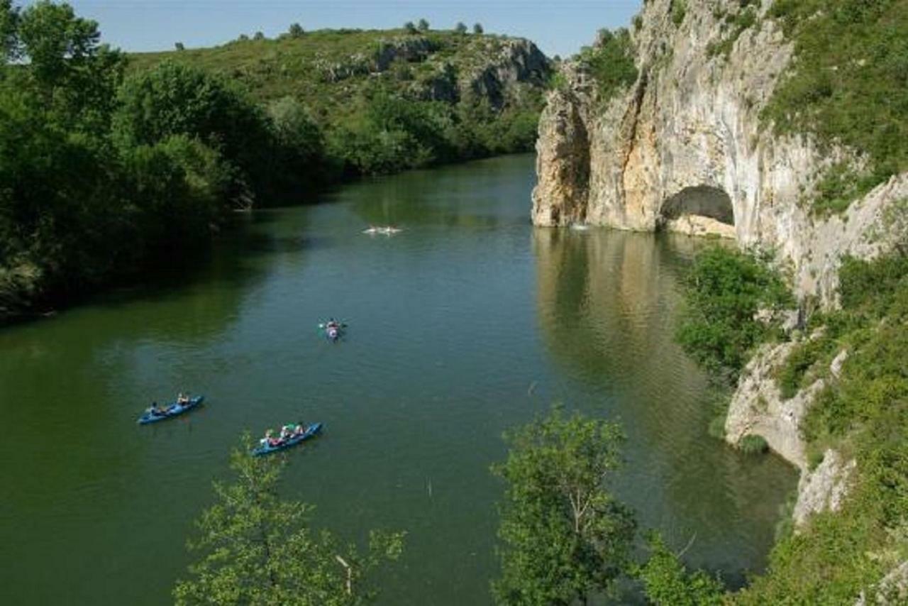 La Joliette Otel Junas Dış mekan fotoğraf